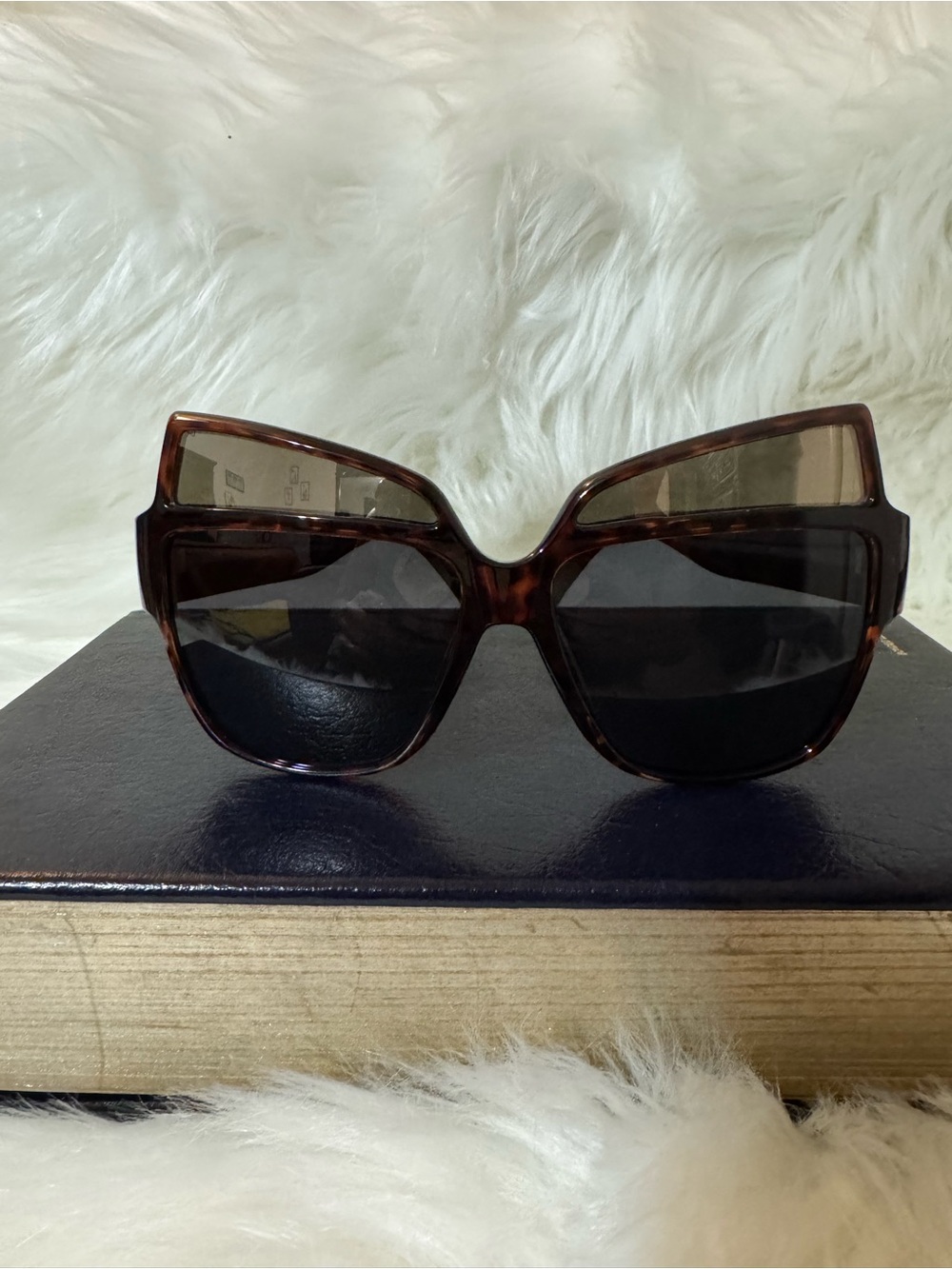 Moschino Tortoiseshell Cat-Eye Sunglasses - Brown - Picture 3 of 6